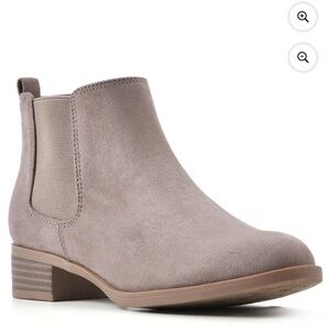 Cliffs by White Mountain Gabby Chelsea Heeled Bootie